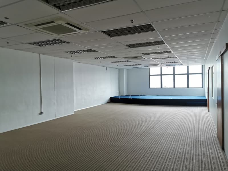 Tradehub 21, 16 Boon Lay Way, 562 sqft, Light Industrial (B1) For Rent, by Joe Tay, 24415168 - CommercialGuru.com.sg