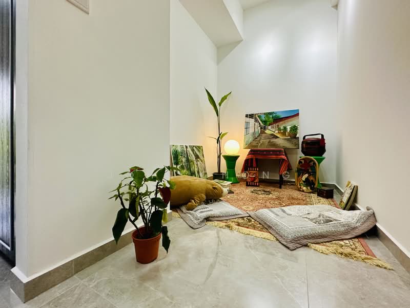 Mayfair Gardens, 16 Rifle Range Road, 1 Bedroom, 560 sqft, Condominium For Rent, by John Chong, 24417404 - PropertyGuru.com.sg