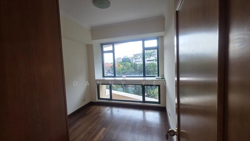 For Rent - Thomson 800