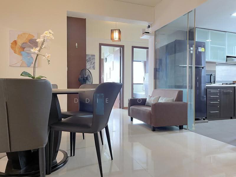 Condo Bedroom With Attached Study Room | Tiong Bahru MRT 3 Mins Walk, 9 Jalan Membina, Harbourfront / Telok Blangah, Room Rental, 250 sqft, Condominium For Rent, by Addie Wong, 24418846 - PropertyGuru.com.sg