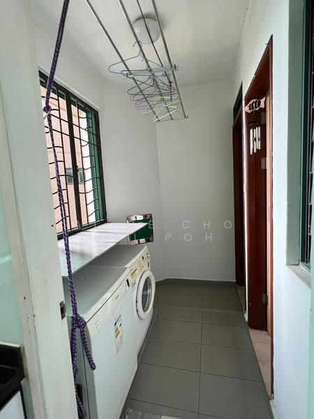 Summerdale, 6 Boon Lay Drive, 3 Bedrooms, 1,194 sqft, Condominium For Rent, by Alice Cho Mei Poh, 24419525 - PropertyGuru.com.sg