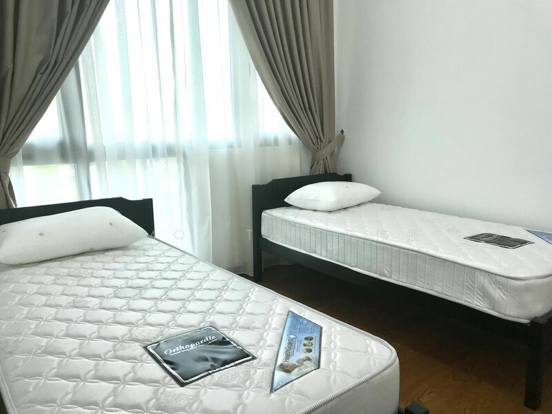 Kingsford Hillview Peak Condominium For Sale at S 850,000