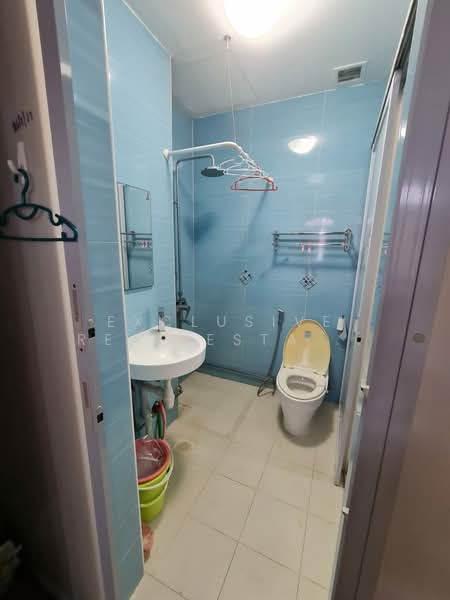 D17 Loyang Villas Room with attached toilet for rent, , Room Rental, 200 sqft, Terraced House For Rent, by FREDDY, 24425603 - PropertyGuru.com.sg