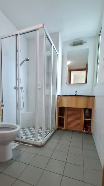 Queens, 16 Stirling Road, 2 Bedrooms, 915 sqft, Condominium For Rent, by Victor Tan, 24426397 - PropertyGuru.com.sg