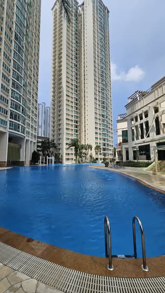Queens, 16 Stirling Road, 2 Bedrooms, 915 sqft, Condominium For Rent, by Victor Tan, 24426397 - PropertyGuru.com.sg