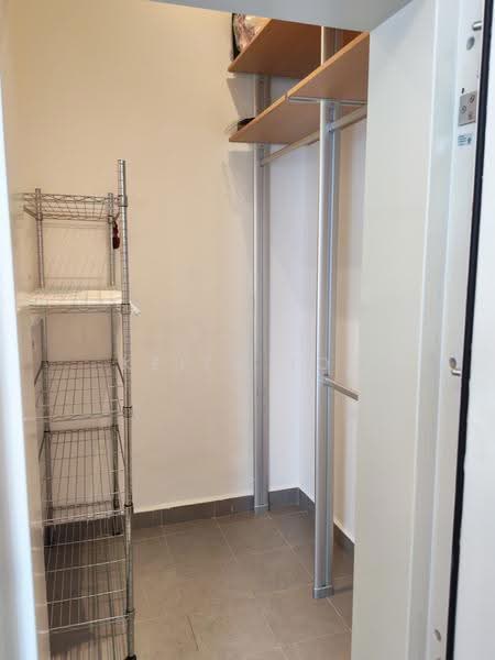 La Brisa, 50 Lorong 28 Geylang, Eunos / Geylang / Paya Lebar, 2 Bedrooms, 650 sqft, Condominium For Rent, by Keith Tok, 24427386 - Walk-in Wardrobe - PropertyGuru.com.sg