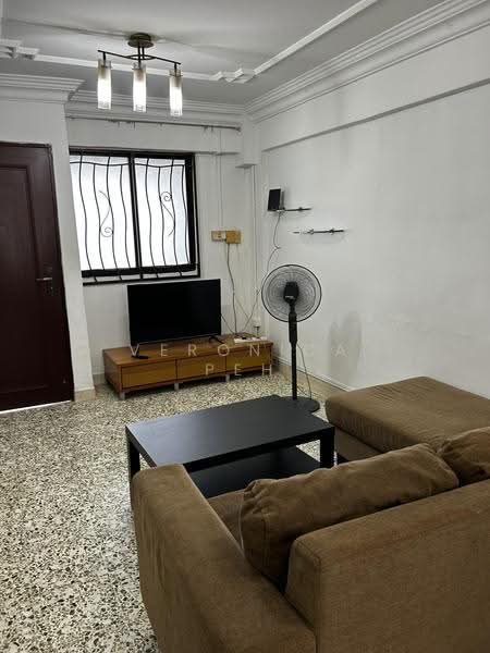 329 Clementi Avenue 2, 329 Clementi Avenue 2, Buona Vista / West Coast / Clementi New Town, 2 Bedrooms, 721 sqft, HDB Flat For Rent, by Veronica Peh, 24429202 - Living Room - PropertyGuru.com.sg
