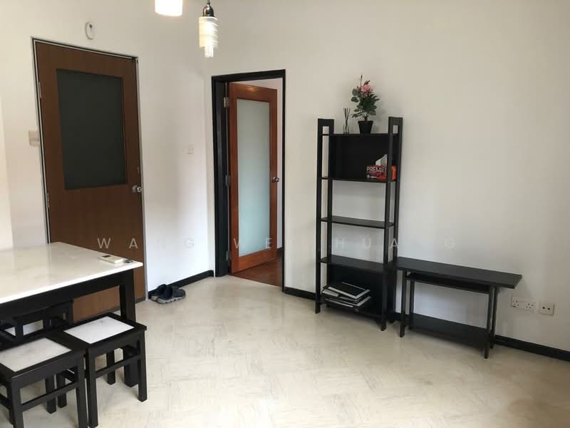 Beach Rd Kampong Glam Jln Sultan Sultan Gate Apt, Sultan Gate, 1 Bedroom, 380 sqft, Apartment For Rent, by Wang Wee Huang, 24429990 - entrance to bedroom (before the study table was moved into the apt) - PropertyGuru.com.sg