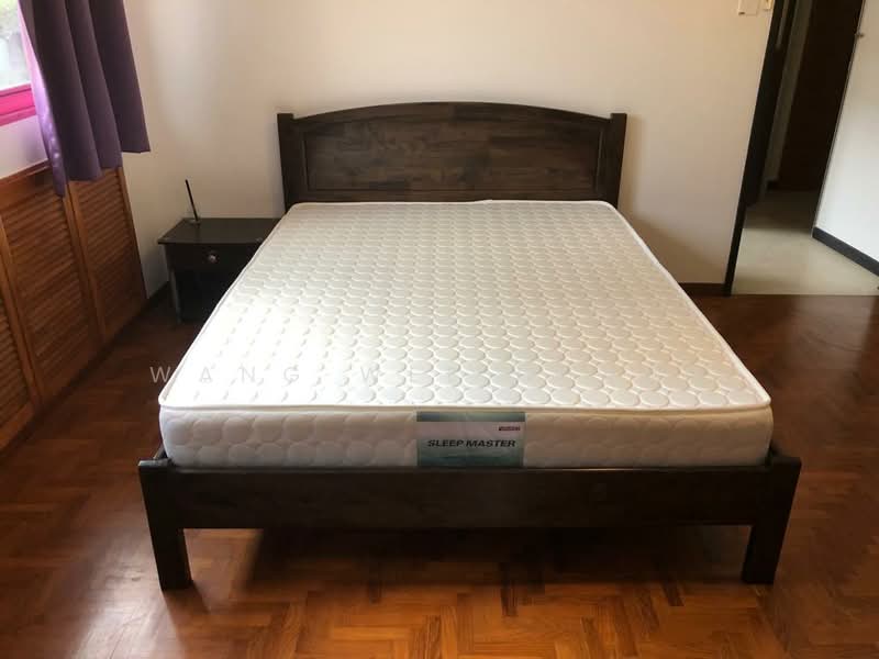 Beach Rd Kampong Glam Jln Sultan Sultan Gate Apt, Sultan Gate, 1 Bedroom, 380 sqft, Apartment For Rent, by Wang Wee Huang, 24429990 - Wooden frame Queen-size bed - PropertyGuru.com.sg