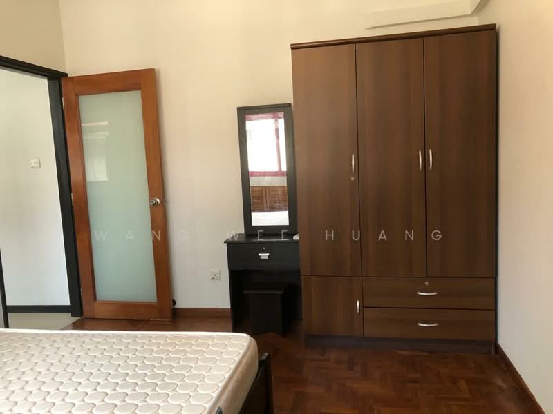 Beach Rd Kampong Glam Jln Sultan Sultan Gate Apt, Sultan Gate, 1 Bedroom, 380 sqft, Apartment For Rent, by Wang Wee Huang, 24429990 - wardrobe n dresser - PropertyGuru.com.sg
