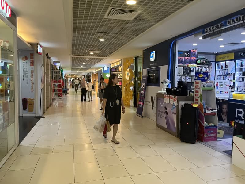 Parkway Parade, 80 Marine Parade Road, 1,076 sqft, Mall Shop For Rent, by May Hui, 24430673 - CommercialGuru.com.sg