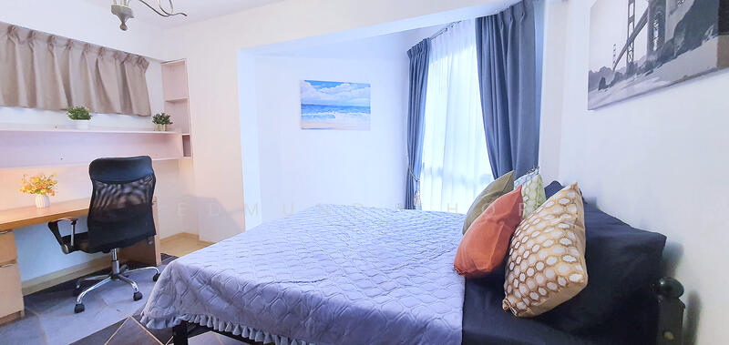 West Bay Condo, 54 West Coast Crescent, 3 Bedrooms, 1,442 sqft, Condominium For Rent, by Edmund Thor, 24432040 - Bedroom 3 w study table - PropertyGuru.com.sg