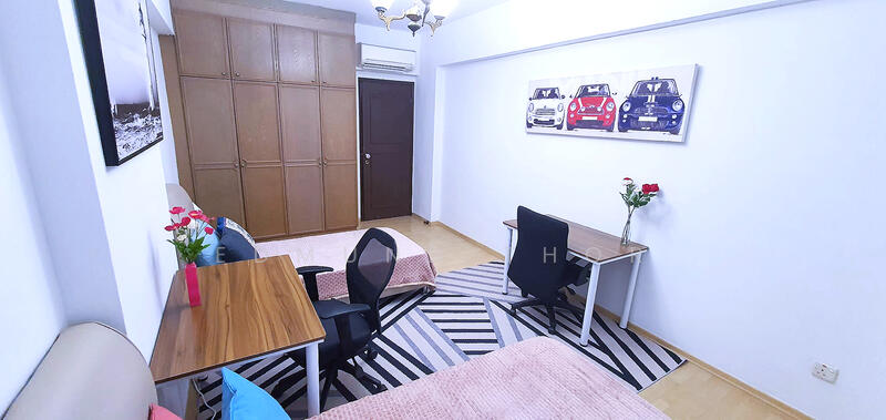 West Bay Condo, 54 West Coast Crescent, 3 Bedrooms, 1,442 sqft, Condominium For Rent, by Edmund Thor, 24432040 - Bedroom 2 w study table - PropertyGuru.com.sg