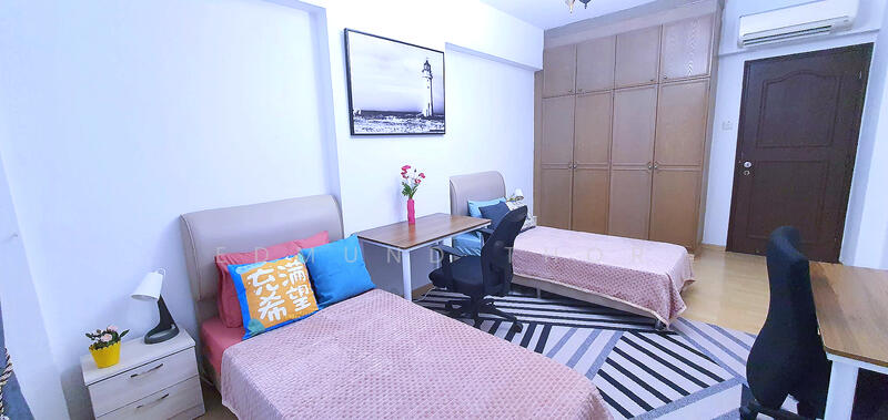 West Bay Condo, 54 West Coast Crescent, 3 Bedrooms, 1,442 sqft, Condominium For Rent, by Edmund Thor, 24432040 - Bedroom 2 w built-in wardrobe - PropertyGuru.com.sg