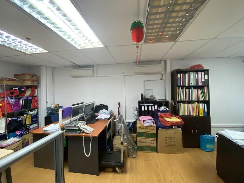 Heng Loong Building, 61 Bukit Batok Crescent, Dairy Farm / Bukit Panjang / Choa Chu Kang, 220 sqft, Light Industrial (B1) For Rent, by Christian Oh, 24432089 - CommercialGuru.com.sg