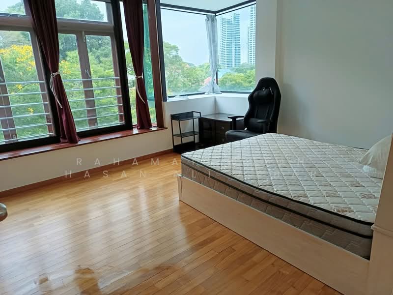 Sylvan Lodge, 143 Holland Road, 1 Bedroom, 780 sqft, Apartment For Rent, by Rahamathullah Hasan Ali Akbar, 24433305 - PropertyGuru.com.sg
