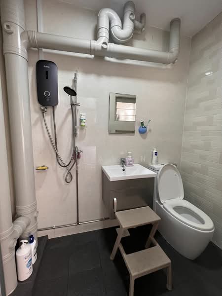 21 Queen's Close, 21 Queen's Close, 3 Bedrooms, 1,152 sqft, HDB Flat For Rent, by Sharon Chong, 24434026 - PropertyGuru.com.sg