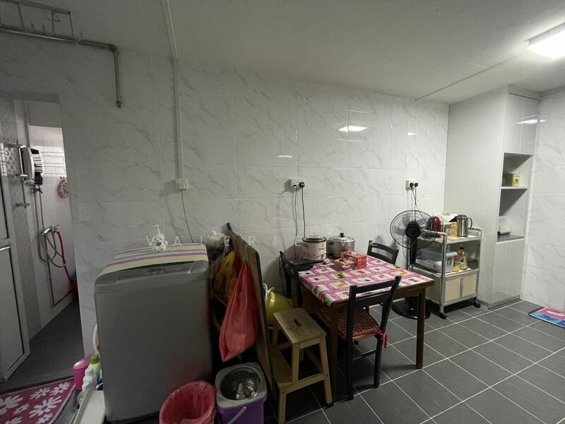 585 Ang Mo Kio Avenue 3, 585 Ang Mo Kio Avenue 3, Room Rental, 150 sqft, HDB Flat For Rent, by Valerie Wee, 24437236 - PropertyGuru.com.sg