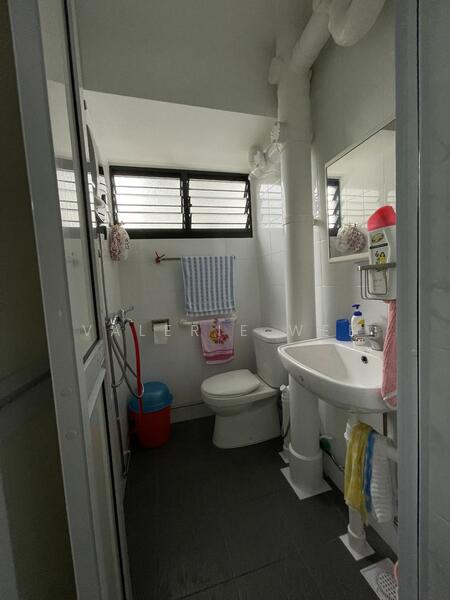 585 Ang Mo Kio Avenue 3, 585 Ang Mo Kio Avenue 3, Room Rental, 150 sqft, HDB Flat For Rent, by Valerie Wee, 24437236 - PropertyGuru.com.sg