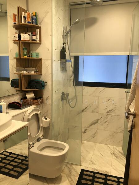 Master attached bathroom 