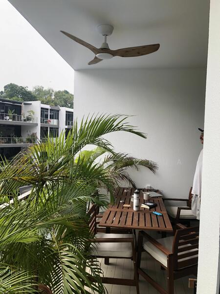 Nice balcony pool facing 