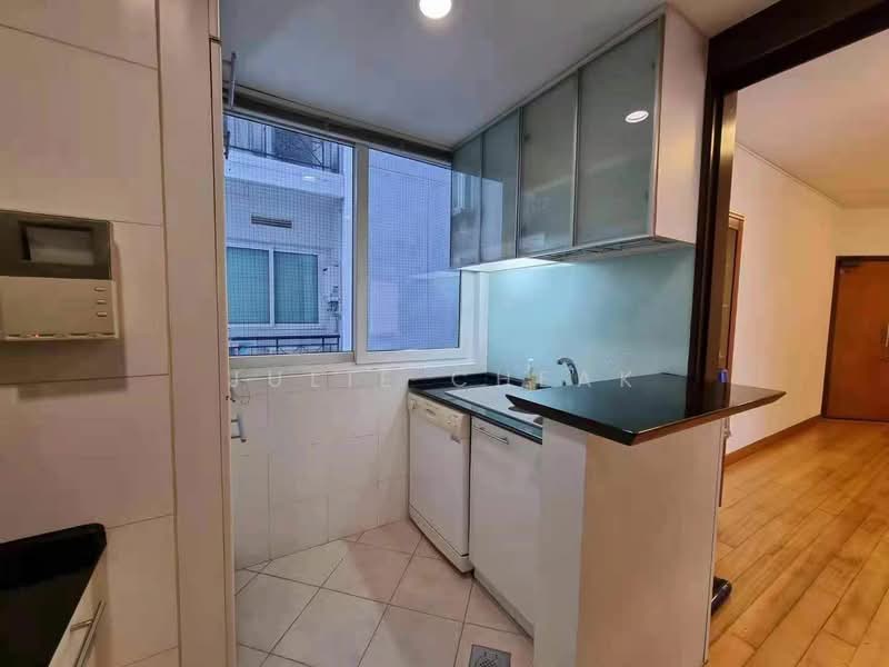 Robertson 100, 100 Robertson Quay, 2 Bedrooms, 936 sqft, Apartment For Rent, by Julie Cheak, 24438838 - PropertyGuru.com.sg