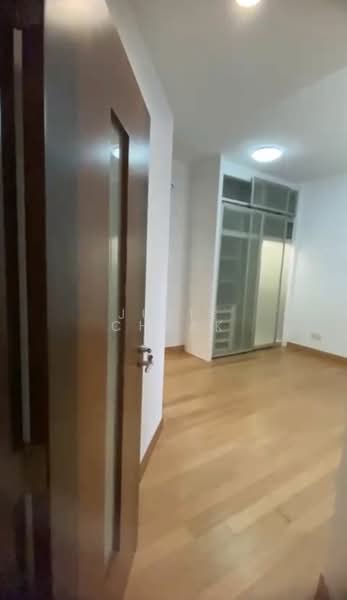 Robertson 100, 100 Robertson Quay, 2 Bedrooms, 936 sqft, Apartment For Rent, by Julie Cheak, 24438838 - PropertyGuru.com.sg