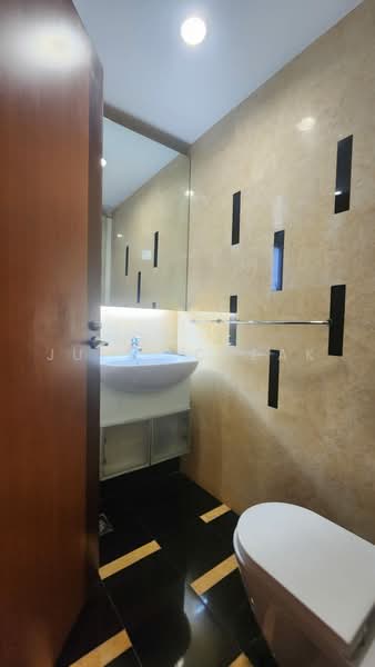 Robertson 100, 100 Robertson Quay, Orchard / River Valley, 2 Bedrooms, 936 sqft, Apartment For Rent, by Julie Cheak, 24438838 - PropertyGuru.com.sg