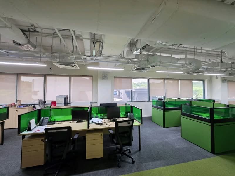 UE bizhub West, 450 Alexandra Road, 2,412 sqft, Office For Rent, by Mark Ng S W, 24440103 - CommercialGuru.com.sg