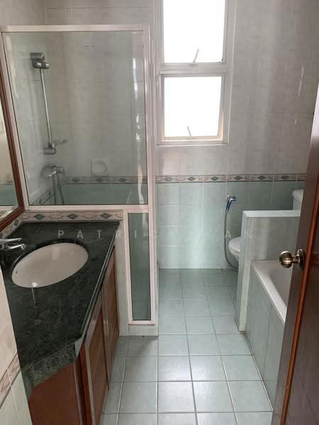 Northoaks, 32 Woodlands Crescent, Admiralty / Woodlands, Room Rental, 120 sqft, Condominium For Rent, by Patrick Tan, 24441800 - Bathroom - PropertyGuru.com.sg