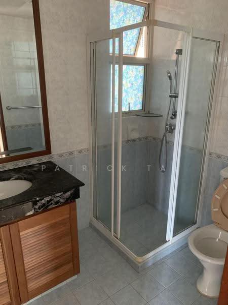 Northoaks, 32 Woodlands Crescent, Admiralty / Woodlands, Room Rental, 120 sqft, Condominium For Rent, by Patrick Tan, 24441800 - Bathroom - PropertyGuru.com.sg