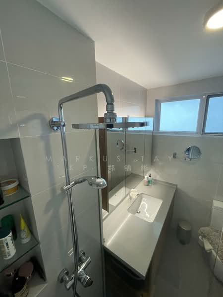 Vanda Drive 5-bedroom Semi-D, 5 mins walk to 6th Ave MRT, Vanda Drive, 7 Bedrooms, 4,080 sqft, Semi-Detached House For Rent, by Markus Tay KP 郑锦彬, 24442045 - Master bathroom - Modern design - PropertyGuru.com.sg