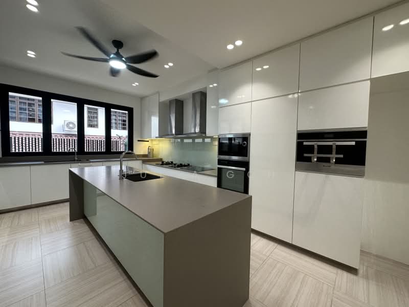 Greenleaf Drive, Greenleaf Drive, 4 Bedrooms, 3,800 sqft, Semi-Detached House For Rent, by Julia Goh, 24442232 - PropertyGuru.com.sg