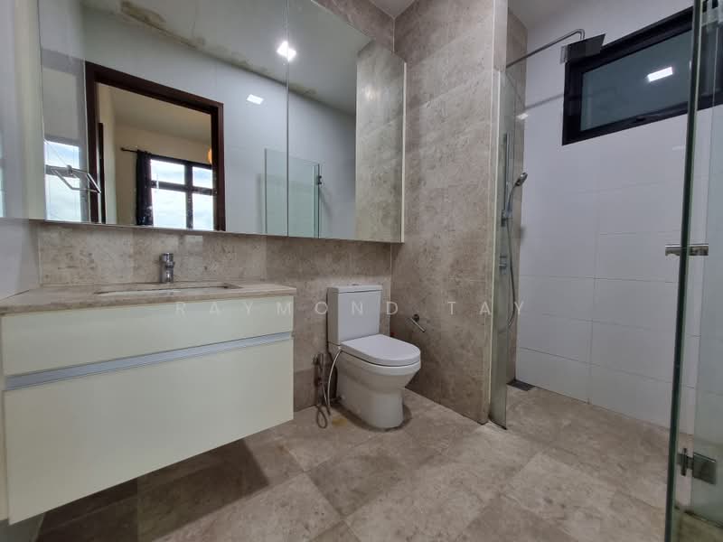 Minutes' Away from Hillview MRT Station & Bukit Panjang Hawker Centre, , 2 Bedrooms, 731 sqft, Condominium For Rent, by Raymond Tay, 24443495 - PropertyGuru.com.sg