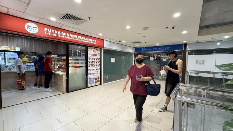 Lucky Plaza, 304 Orchard Road, 882 sqft, Mall Shop For Sale, by Alvin Chua, 24443745 - CommercialGuru.com.sg