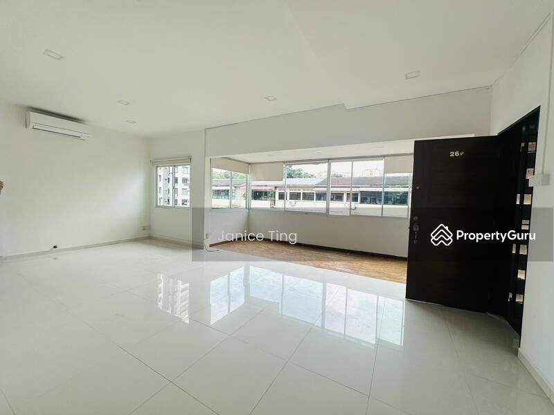 Photo taken when unit is bare. Note: Current condition has extra rooms in living area.