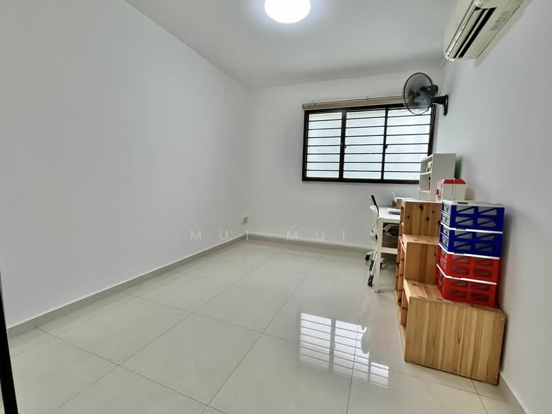 324 Clementi Avenue 5, 324 Clementi Avenue 5, 3 Bedrooms, 1,000 sqft, HDB Flat For Rent, by Mui Mui, 24446034 - Bedroom 3 - PropertyGuru.com.sg