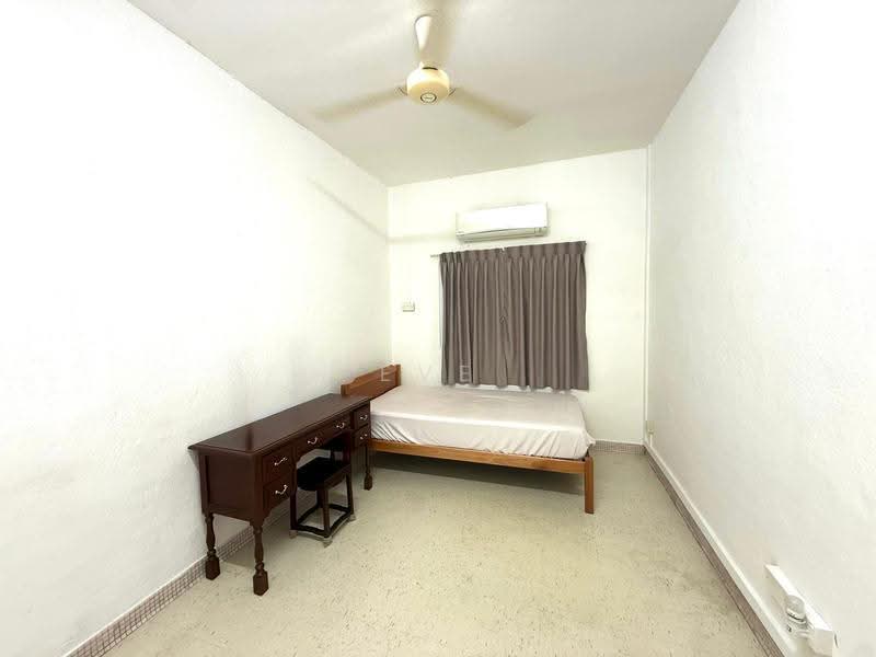 Jalan Asas, Clementi Park / Upper Bukit Timah, Room Rental, 150 sqft, Terraced House For Rent, by Eve Lim, 24449281 - Bedroom - PropertyGuru.com.sg