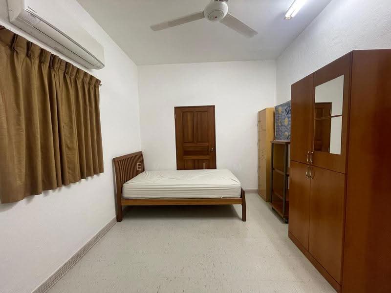 Jalan Asas, Clementi Park / Upper Bukit Timah, Room Rental, 150 sqft, Terraced House For Rent, by Eve Lim, 24449281 - Bedroom - PropertyGuru.com.sg