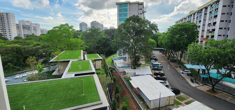 Avenue South Residence, 11 Silat Avenue, 2 Bedrooms, 732 sqft, Condominium For Rent, by Denise Fadil Lee, 24449569 - Nice greenery view at Balcony. - PropertyGuru.com.sg