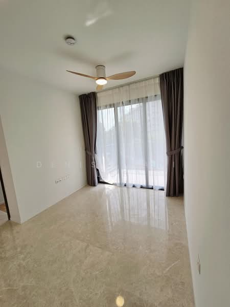 Avenue South Residence, 11 Silat Avenue, 2 Bedrooms, 732 sqft, Condominium For Rent, by Denise Fadil Lee, 24449569 - Bright, Breezy & Spacious Living Room with Ceiling Fan Light. - PropertyGuru.com.sg