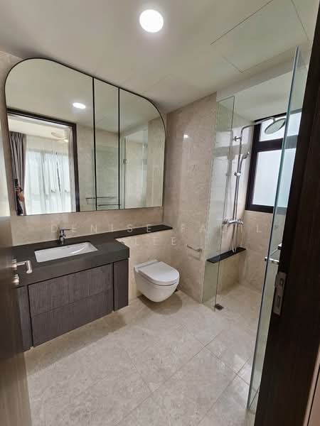 Avenue South Residence, 11 Silat Avenue, 2 Bedrooms, 732 sqft, Condominium For Rent, by Denise Fadil Lee, 24449569 - Master Bathroom. - PropertyGuru.com.sg