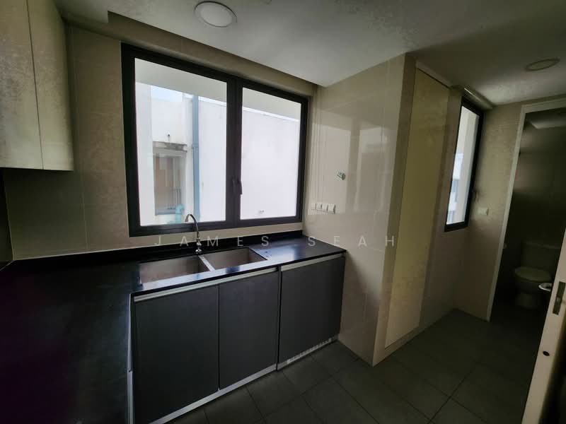 Hedges Park Condominium, 83 Flora Drive, 4 Bedrooms, 1,345 sqft, Condominium For Rent, by James Seah, 24451263 - PropertyGuru.com.sg