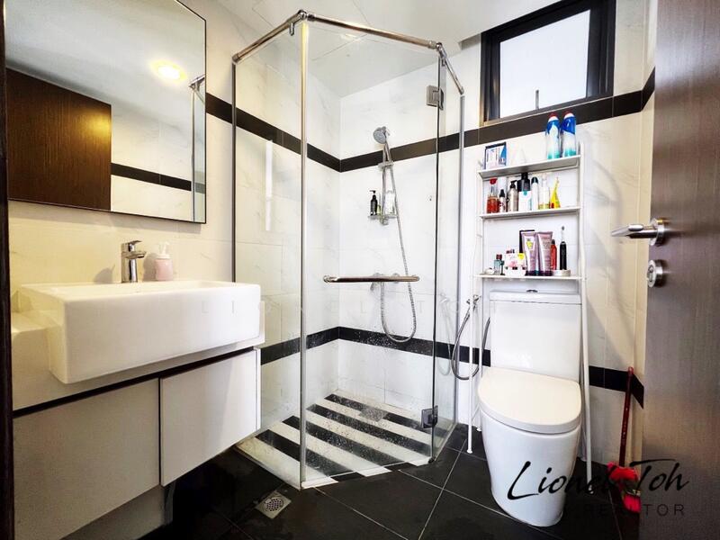 Symphony Suites, 1 Yishun Close, 2 Bedrooms, 689 sqft, Condominium For Rent, by Lionel Toh, 24452921 - District 27, Symphony Suites, Common Bathroom, Lionel Toh Realtor.JPEG - PropertyGuru.com.sg