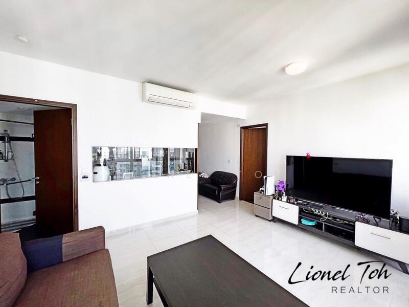 Symphony Suites, 1 Yishun Close, 2 Bedrooms, 689 sqft, Condominium For Rent, by Lionel Toh, 24452921 - District 27, Symphony Suites, Living Room, Lionel Toh Realtor.JPEG - PropertyGuru.com.sg