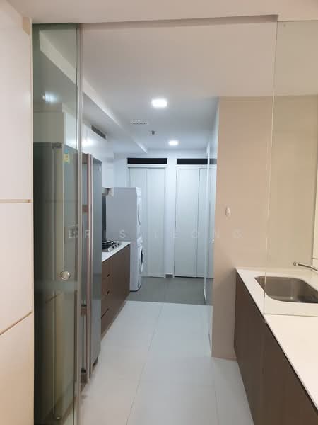 The Lakefront Residences, 46 Lakeside Drive, Room Rental, 200 sqft, Condominium For Rent, by Iris Leong, 24461739 - Kitchen fully equipped - PropertyGuru.com.sg