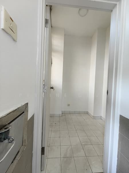 Orange Regency, 101 Fernhill Road, 3 Bedrooms, 2,422 sqft, Apartment For Rent, by Perline Chua, 24464863 - PropertyGuru.com.sg