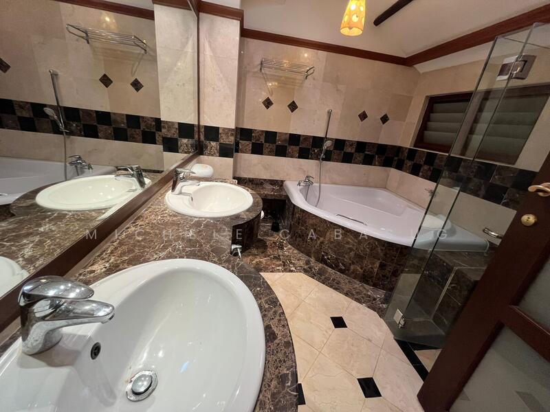 For Rent - Charming River Valley House