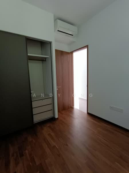 Parc Komo, 963 Upper Changi Road North, 2 Bedrooms, 732 sqft, Condominium For Rent, by Andy Ong, 24465421 - 2nd bedroom wardrobe - PropertyGuru.com.sg