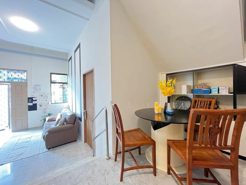 Co-living Corner Terrace @ Langsat, Langsat, 6 Bedrooms, 2,000 sqft, Corner Terrace For Rent, by Jen James (邱瑞蓁), 24470516 - PropertyGuru.com.sg